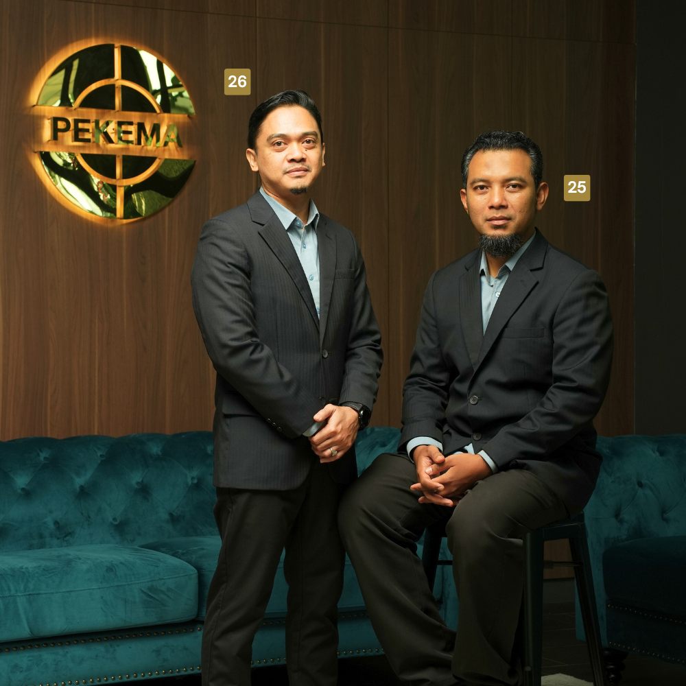 YAYASAN PEKEMA &mdash; staf 25, 26